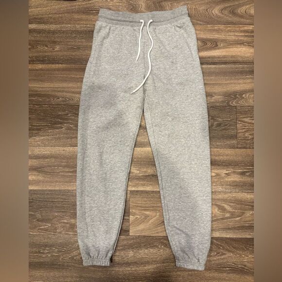 Aritzia Sunday Best Light Gray Joggers - Picture 1 of 6